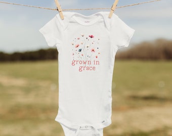 Grown In Grace Christian Baby Annuncio Body Sesso Rivela Idea Preemie Ragazza Vestiti Regalo Religioso Per Presto Essere Mamma IVF Famiglia