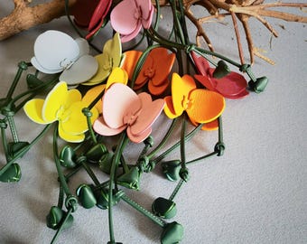 Ciondolo per borsa in pelle a forma di orchidea fatto a mano, ciondolo per borsa a forma di orchidea colorata, ciondolo per borsa di alta qualità, ciondolo per borsa a forma di fiore, ciondolo per borsa sorprendente, ciondolo per borsa unico