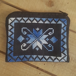 Mini bag / wallet with blue embroidery from Palestine