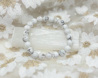Howlite Crystal Bracelet  Calm & Mindfulness | 8mm Beaded Healing Bracelet