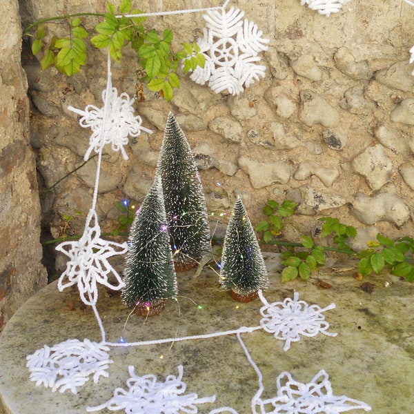 Christmas Snowflake Garland