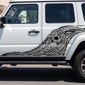 Tribal Skull Autoaufkleber: Küstenstreifen