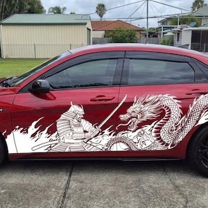 Envelopamento de carro com dragão samurai: adesivo de vinil luminoso