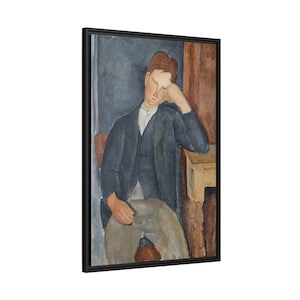 Puede incluir: Una pintura de una persona joven sentada en una silla con la cabeza apoyada en la mano. La persona lleva una chaqueta azul oscuro y pantalones marrones claros. El fondo es de un azul y marrón apagados.