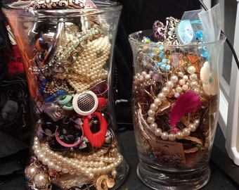 Jewelry Jars with Assortment of Random Vintage Costume Jewelry, Random Necklaces Bracelets Rings Brooches, for Crafts and Jewelry Makers