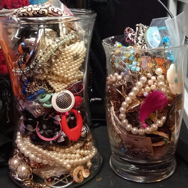Jewelry Jars with Assortment of Random Vintage Costume Jewelry, Random Necklaces Bracelets Rings Brooches, for Crafts and Jewelry Makers