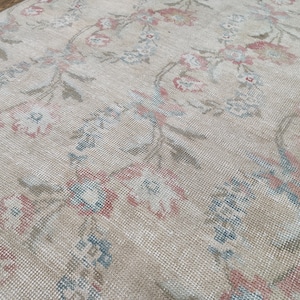 Handmade Wool Oushak Rug: 4x8 Red, Blue, Beige Floral