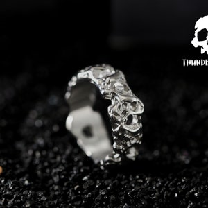 Bague martelée en argent - Bague texturée en acier inoxydable - Bague en métal argenté pour homme - Bijoux streetwear uniques - Bague détaillée pour homme