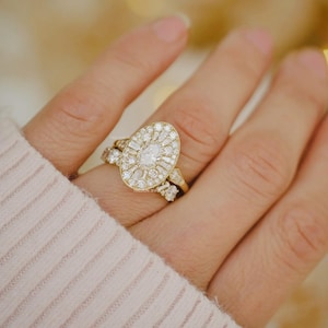 Oval Shape Engagement Ring Oval Moissanite Mosaic Ring Inline Ring Boulder Ring, 14K Gold moissanite statement ring Valentine Gift for Her