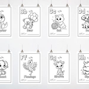 K&ouml;nnte beinhalten: Acht schwarz-wei&szlig;e Alphabet-Poster, jedes mit einer anderen Tierillustration. Die Buchstaben A bis H werden angezeigt, mit Tieren wie Alligator, B&auml;r, Katze und Hund. Jedes Poster enth&auml;lt den Satz "With Love."