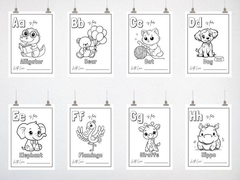 K&ouml;nnte beinhalten: Acht schwarz-wei&szlig;e Alphabet-Poster, jedes mit einer anderen Tierillustration. Die Buchstaben A bis H werden angezeigt, mit Tieren wie Alligator, B&auml;r, Katze und Hund. Jedes Poster enth&auml;lt den Satz "With Love."