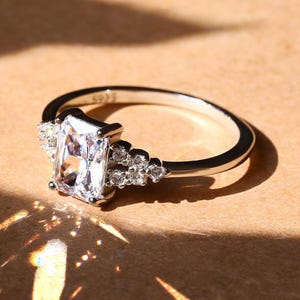 Verlobungsring Versprechensring Silberring Reisering Hochzeitsring Simulierter Diamantring Solitärring Geschenk für ihren Versteckten Heiligenschein