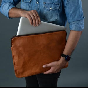 Funda de cuero de grano superior personalizada, bolsa de viaje para portátil de 15,6 pulgadas, maletín, cartera, portátil, tableta, bolsa de mensajero para hombres y mujeres