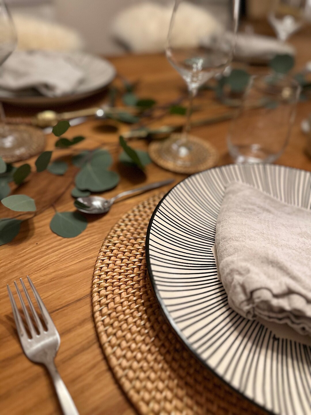 Handwoven Rattan Round Placemat Set Incl. Placemat Holder 30cm Diameter