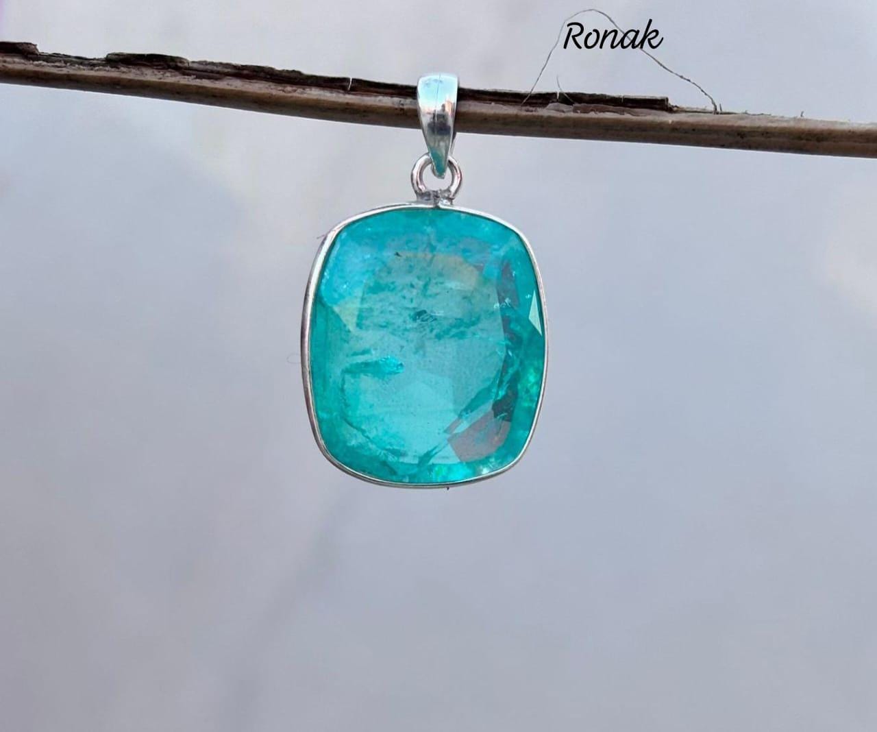 Pendentif émeraude Verte 93.90 Ct En Argent 925 - Taille Coussin, Créé En Labo, Neuf