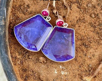Puces d'oreilles tanzanite et rubis : bijoux en argent sterling faits main