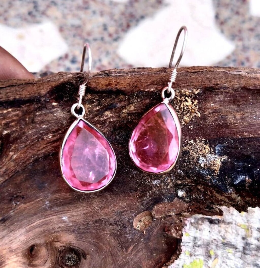 RIZILIA Orecchini A Goccia Con Zaffiro Rosa CZ A Forma Di Principessa - Placcatura Oro Bianco 18K, In Sacchetto Regalo