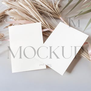 Kaartmodel dubbel, stijl dubbele kaarten 5 x 7 model, model dubbele uitnodiging, boho-uitnodigingsmodel, platliggend model Psd, model voor twee kaarten, model voor twee kaarten