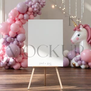 Mockup 1e verjaardag bord, mockup ballonnen welkomstbord, mockup eenhoorn stoelenkaart, mockup meisjesfeest 18 x 24 bord, mockup roze schildersezel PSD