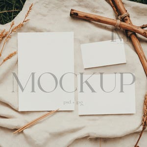 Mockup di suite di inviti per feste, mockup di inviti e RSVP, mockup di inviti di compleanno, mockup di inviti per baby shower, mockup di biglietti bianchi CP2
