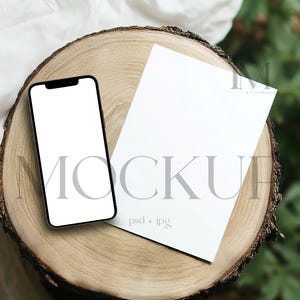 13x18 Karte mit Smartphone Mockup, Hochzeitseinladung iPhone Mockup, minimalistisches Handy und Karten Mockup, Boho iPhone Bildschirm und Karten Mockup DP2