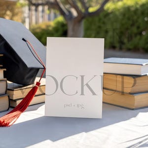 Grad Card Mockup, High School Invite Mockup, Neutrales Kartenmodell, Abschlusskarte Mockup, Produkthintergrund, bearbeitbares leeres Kartenmodell