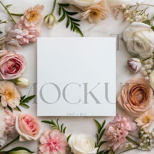 Florales Quadrat Einladung Mockup, Quadrat Hochzeitseinladung Mockup, 5x5 Karten Mockup, Quadrat Vorlage Mockup, 6x6 PSD Mockup