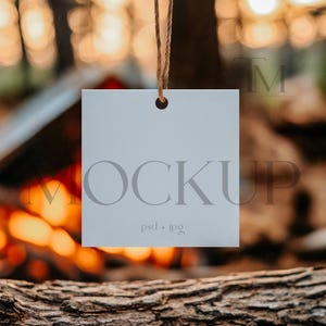 Mockup di etichetta quadrata, Mockup di etichetta regalo quadrata, Mockup di etichetta di ringraziamento PSD, Mockup di etichetta regalo vuota, Mockup di etichetta con marchio, Mockup di etichetta rustica accogliente CP2