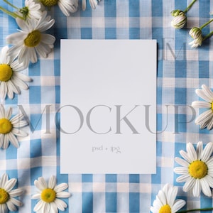Floral 5x7 Karte Mockup, Einladung Mockup Floral, Geburtstagseinladung Mockup, Babypartyeinladung Mockup, Einladung Mockup PSD