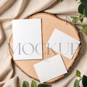 Mockup di suite di biglietti d'invito, Mockup di suite di inviti per baby shower nella foresta, Mockup di set di biglietti bianchi semplici, Mock di set di biglietti d'invito per compleanno modificabili CP2