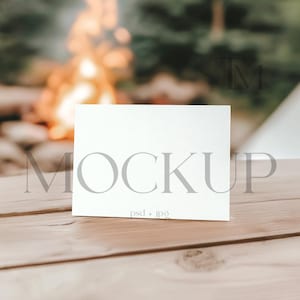 Mockup di invito per baby shower all'aperto, mockup di biglietto d'auguri orizzontale, mockup di biglietto orizzontale, mockup di biglietto semplice 7x5, mockup di biglietto PSD CP2