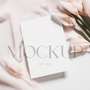 Maqueta de invitación de boda, maqueta de tarjeta de felicitación de 5 x 7, maqueta de tarjeta bohemia de 5 x 7, maqueta minimalista, maqueta de invitación de baby shower, maqueta inteligente PSD