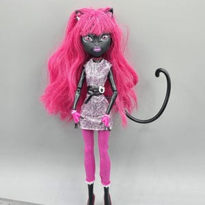 Monster High New Scaremester Catty Noir Doll + Accessories Incomplete