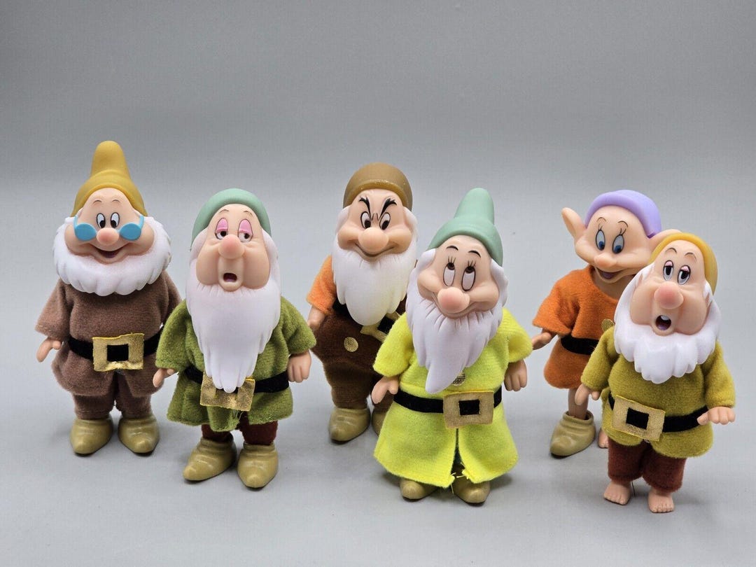 Disney Simba Toys Snow White and 6 Dwarves Vintage Toys Grumpy, Sleepy ...