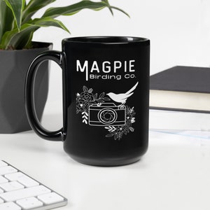 Magpie Birding Co. Czarny błyszczący kubek