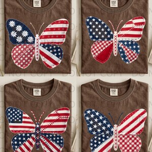 Könnte beinhalten: Vier braune T-Shirts mit Schmetterlingsmotiven. Jeder Schmetterling hat ein einzigartiges Patchwork-Design mit roten, weißen und blauen Mustern, einschließlich Sternen, Streifen und floralen Elementen. Die T-Shirts haben einen Rundhalsausschnitt und kurze Ärmel.