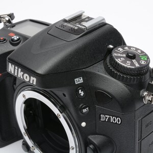 Nikon D7100 DSLR Body Only Batt, charger, Only 17,142 Acts Fully tested, nice image 7