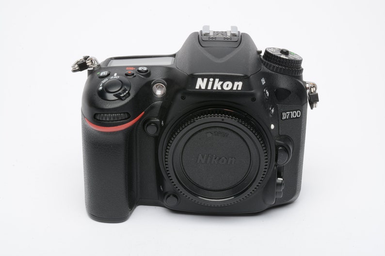 Nikon D7100 DSLR Body Only Batt, charger, Only 17,142 Acts Fully tested, nice image 1