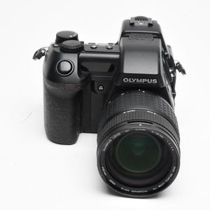 Olympus Camedia E-10 4MP Digital Point&Shoot w/Hood, strap, tested
