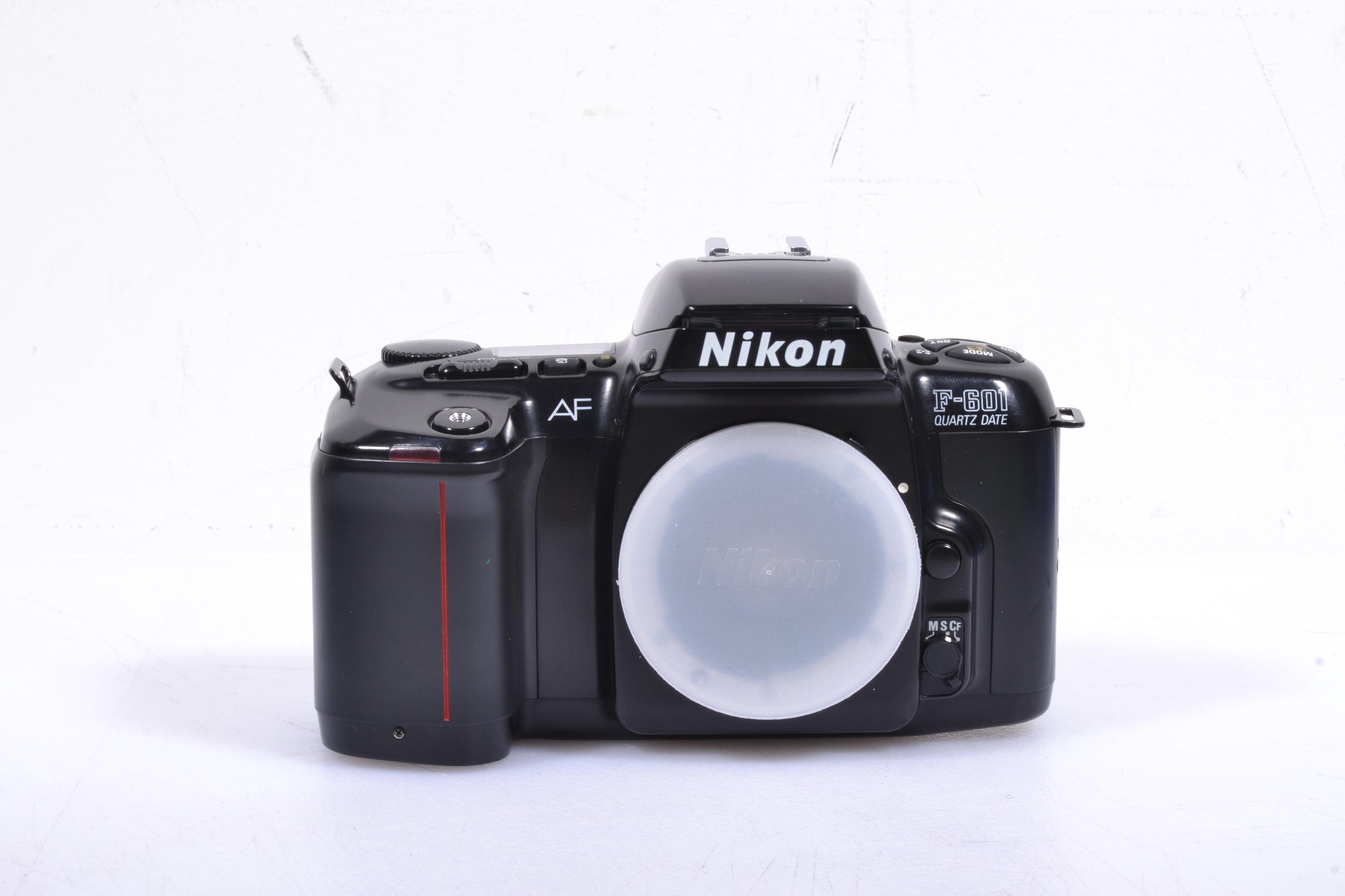 Nikon F-601 フィルムカメラ バッグ付 ニコン Nikon F-601 QUARTZ DATE フィルムカメラボディ - メルカリ