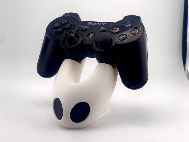 Hollow Knight Controller Stand: 3D Printed Gamer Decor Hornet