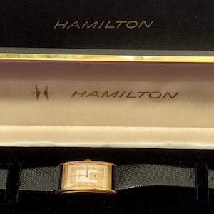 Hamilton　REGISTERED　EDITION vintage hamilton mens quartz registered edition wrist watch