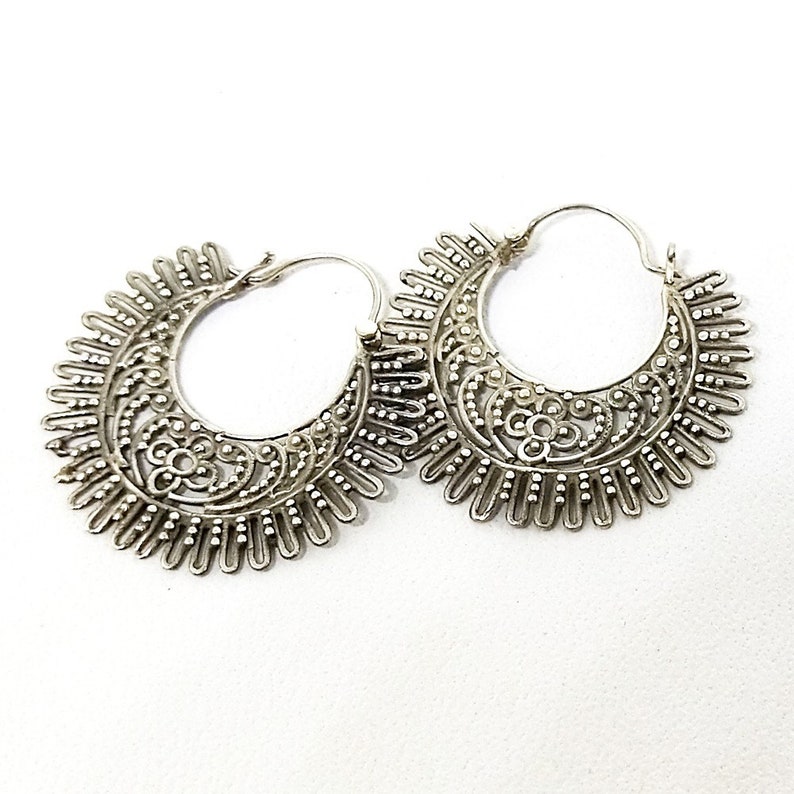 Round Balinese Silver Sun Motif Wide Wire Unique Genuine 925 Elegant Women's Earrings zdjęcie 1