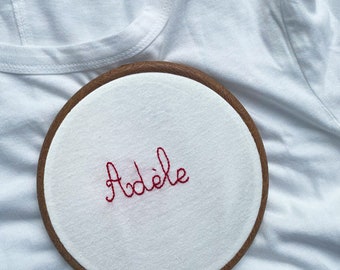 Hand embroidered t-shirt, personalized, for men or women. Embroidery first name and words