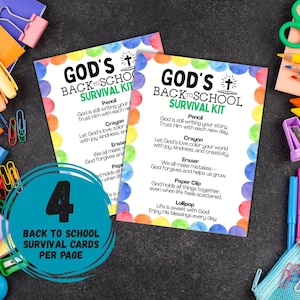 Puede incluir: Dos tarjetas coloridas "Kit de supervivencia de regreso a la escuela de Dios" con una lista de elementos inspiradores. Las tarjetas están rodeadas de útiles escolares como crayones, lápices y tijeras. Un gráfico circular turquesa indica "4 tarjetas de supervivencia de regreso a la escuela por página."