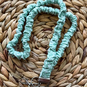 Mint Blossom Stretchy Lanyard Stylish Keychain and Badge Holder Perfect Gift for Teachers, Nurses & Students