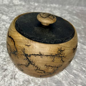 Hand-turned tin bowl made of walnut wood - wooden bowl, turned, handmade, bowl, decoration, unique, jewelry box, gift