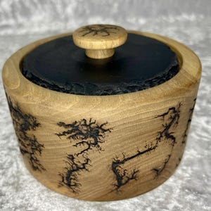 Hand-turned tin bowl made of walnut wood - wooden bowl, turned, handmade, bowl, decoration, unique, jewelry box, gift
