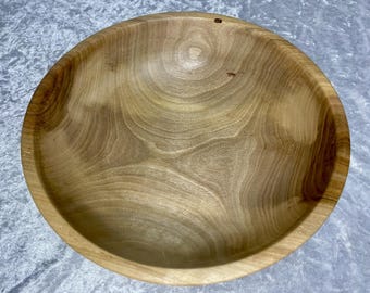 Hand-turned bowl made of walnut wood - wooden bowl, fruit bowl, handmade, bowl, decoration, unique, gift idea, present