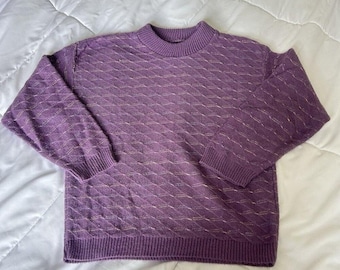 Vintage lila damtröja med rund hals, tillverkad i USA